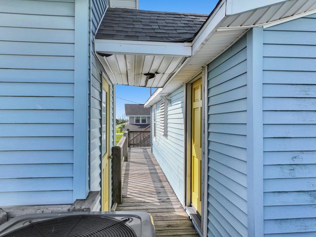 1275 Bay Street, Port Bolivar, TX 77650