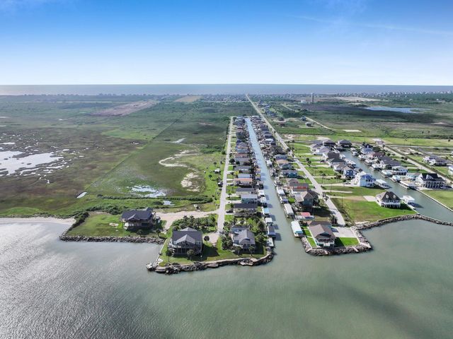 1275 Bay Street, Port Bolivar, TX 77650