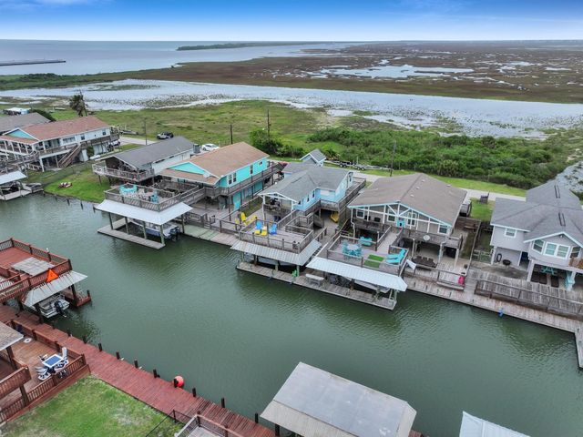 1275 Bay Street, Port Bolivar, TX 77650