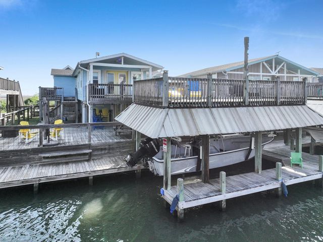 1275 Bay Street, Port Bolivar, TX 77650