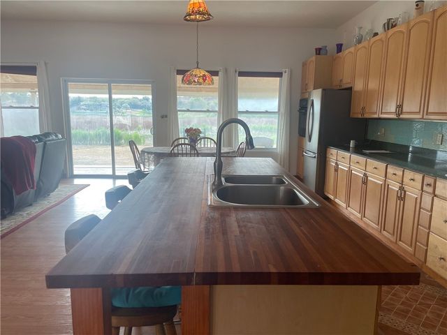 329 Lakeshore Dr, Sandia, TX 78383