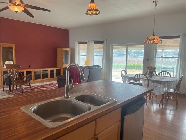 329 Lakeshore Dr, Sandia, TX 78383