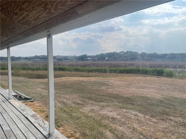 329 Lakeshore Dr, Sandia, TX 78383