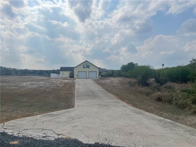 329 Lakeshore Dr, Sandia, TX 78383