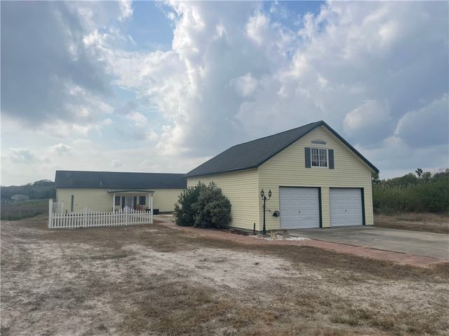 329 Lakeshore Dr, Sandia, TX 78383