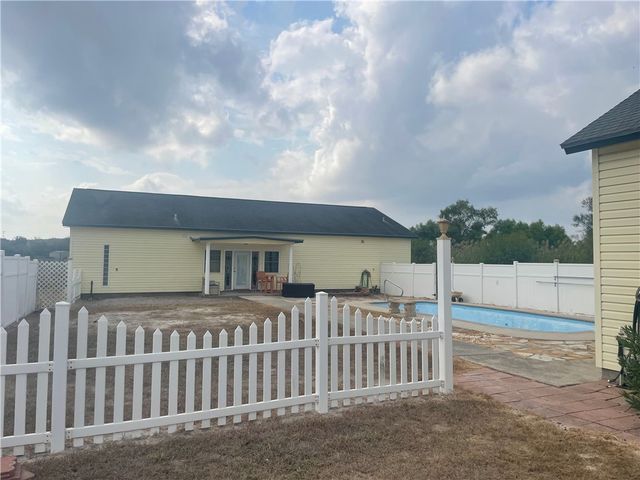 329 Lakeshore Dr, Sandia, TX 78383