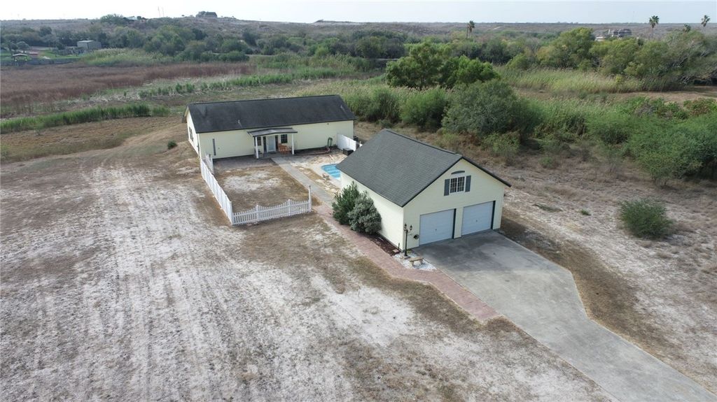 329 Lakeshore Dr, Sandia, TX 78383