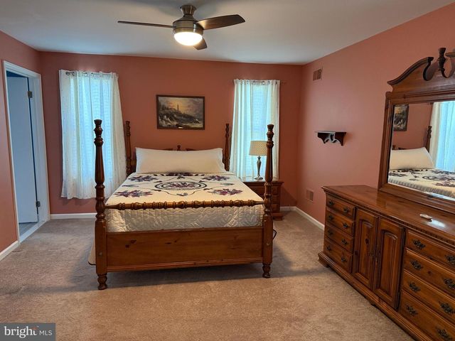 1002 SWEETWATER DR, Cinnaminson, NJ 08077