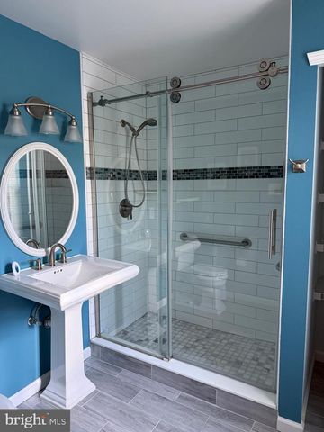 1002 SWEETWATER DR, Cinnaminson, NJ 08077