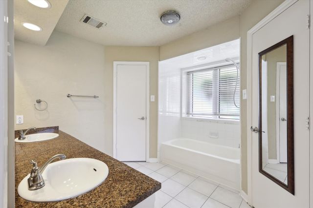 2813 Cripple Creek Trail, Grapevine, TX 76051