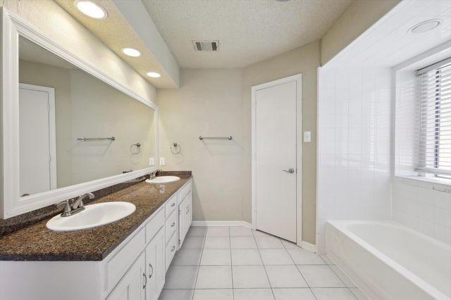 2813 Cripple Creek Trail, Grapevine, TX 76051