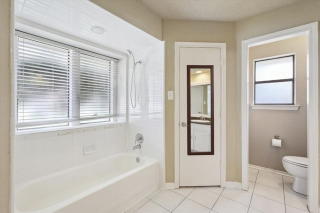 2813 Cripple Creek Trail, Grapevine, TX 76051