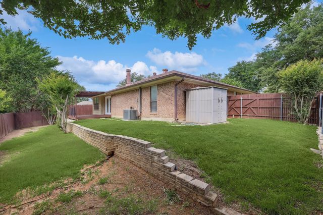 2813 Cripple Creek Trail, Grapevine, TX 76051