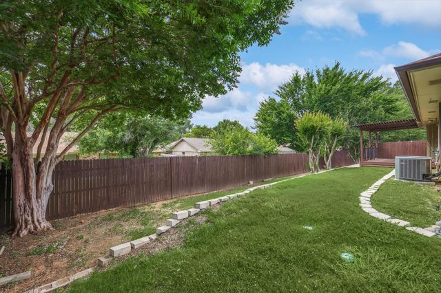 2813 Cripple Creek Trail, Grapevine, TX 76051