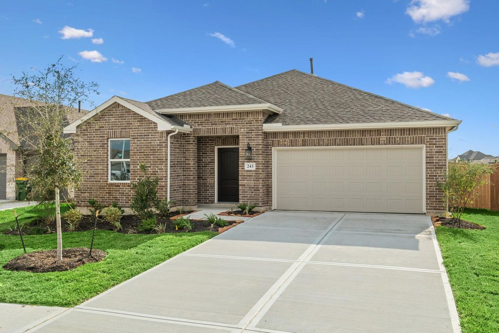 243 Ice Shore Trail, Dayton, TX 77535