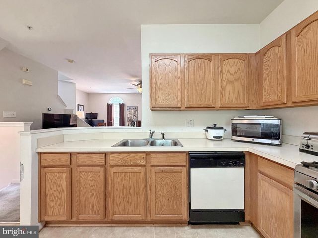 10186 TREE FROG PL, White Plains, MD 20695