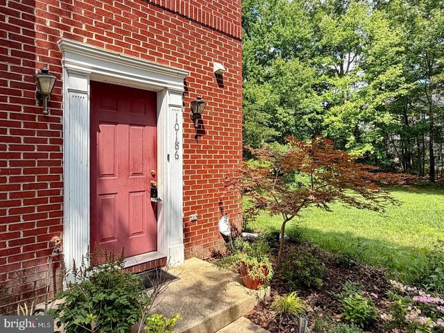 10186 TREE FROG PL, White Plains, MD 20695