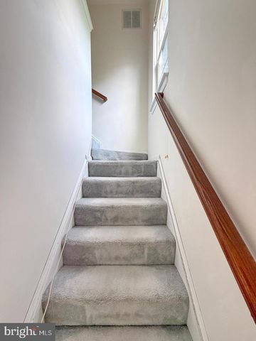10186 TREE FROG PL, White Plains, MD 20695