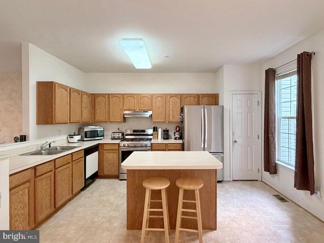 10186 TREE FROG PL, White Plains, MD 20695