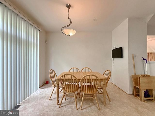 10186 TREE FROG PL, White Plains, MD 20695