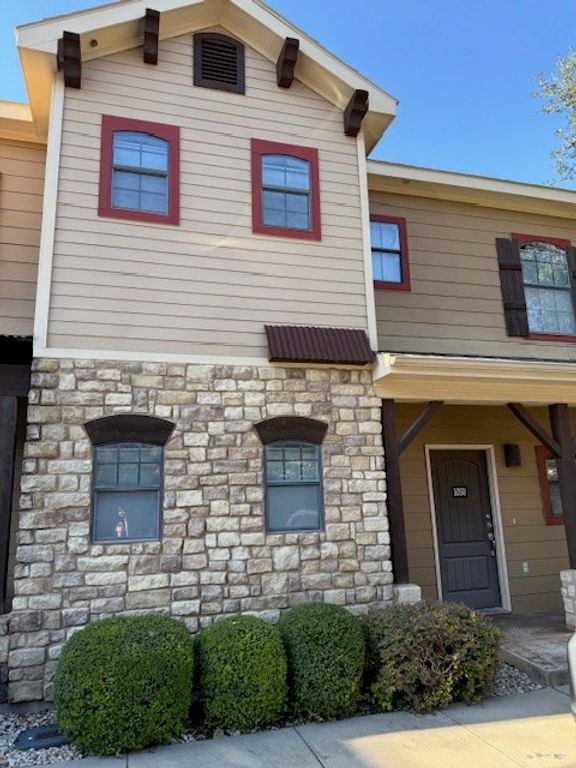 2410 S 2nd Street 1058, Waco, TX 76706