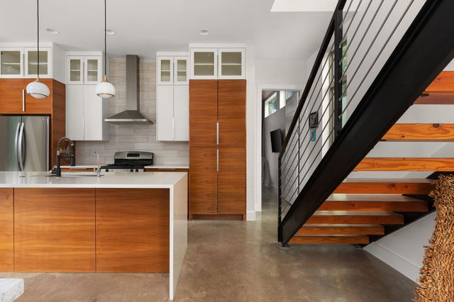 1132 Salina ST, Austin, TX 78702