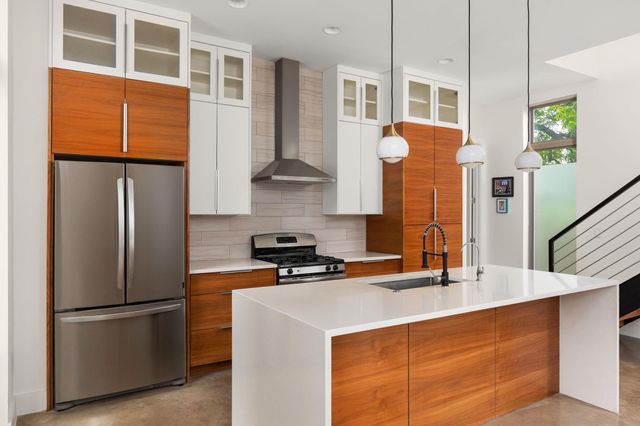 1132 Salina ST, Austin, TX 78702