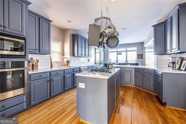 2454 Vivian Circle, Decatur, GA 30030