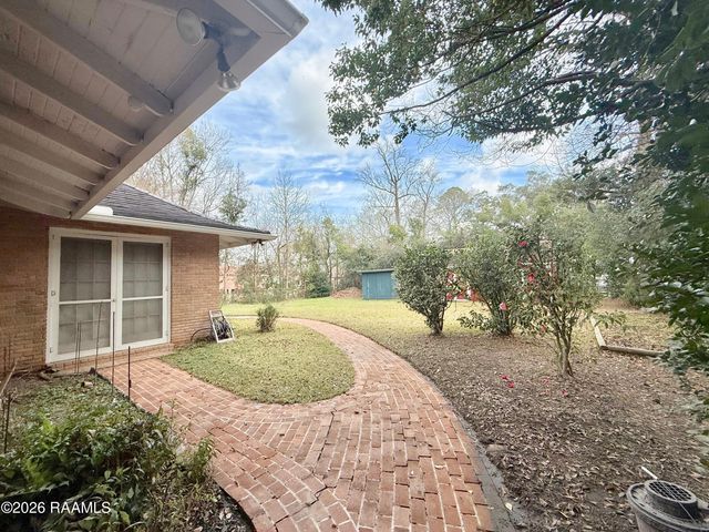 320 Duperier Avenue, New Iberia, LA 70563