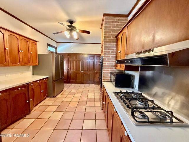 320 Duperier Avenue, New Iberia, LA 70563