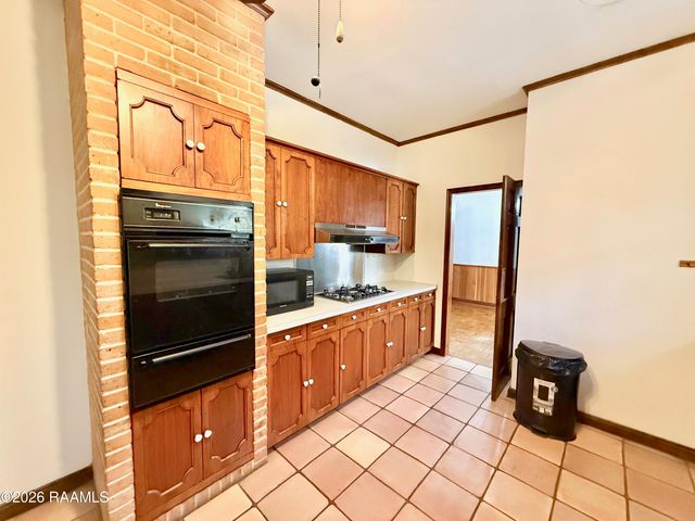 320 Duperier Avenue, New Iberia, LA 70563