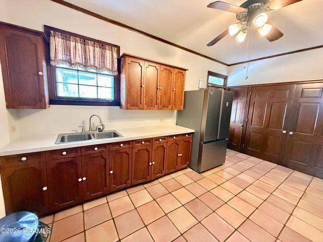 320 Duperier Avenue, New Iberia, LA 70563