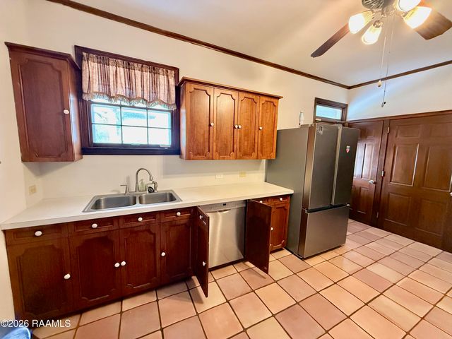 320 Duperier Avenue, New Iberia, LA 70563