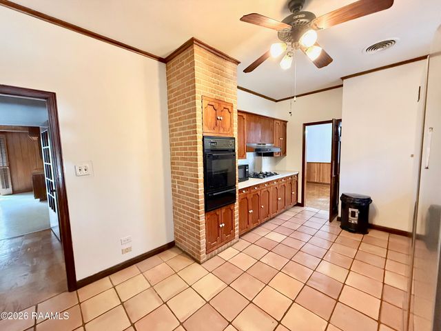 320 Duperier Avenue, New Iberia, LA 70563