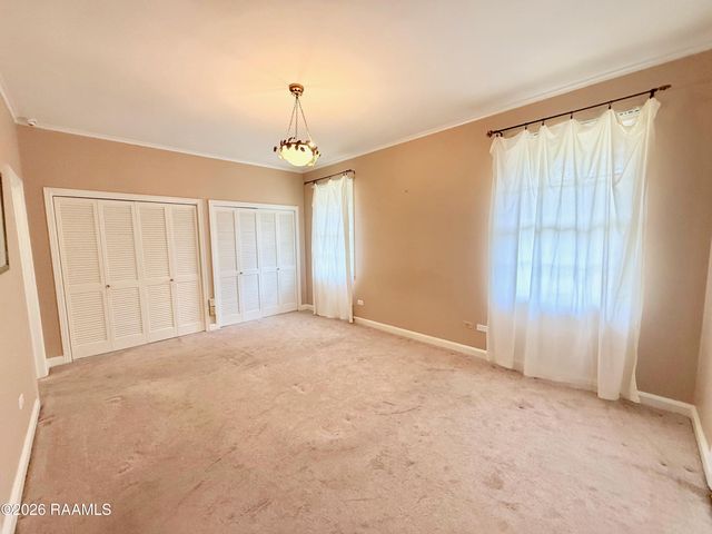 320 Duperier Avenue, New Iberia, LA 70563