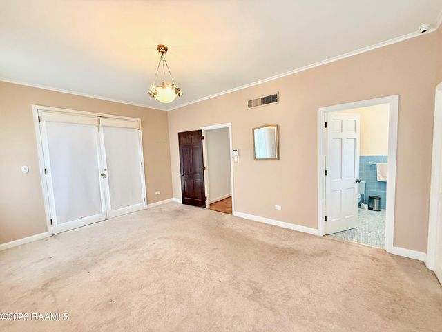 320 Duperier Avenue, New Iberia, LA 70563