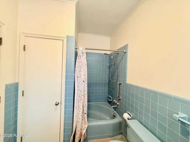 320 Duperier Avenue, New Iberia, LA 70563