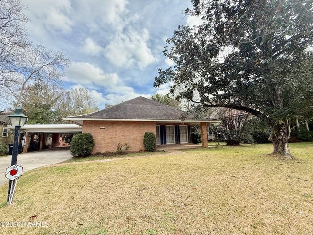320 Duperier Avenue, New Iberia, LA 70563