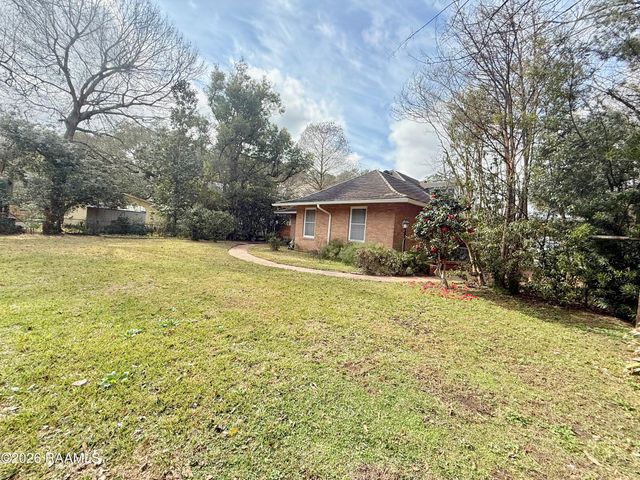 320 Duperier Avenue, New Iberia, LA 70563