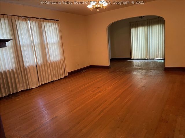 4008 Staunton Avenue Se, Charleston, WV 25304