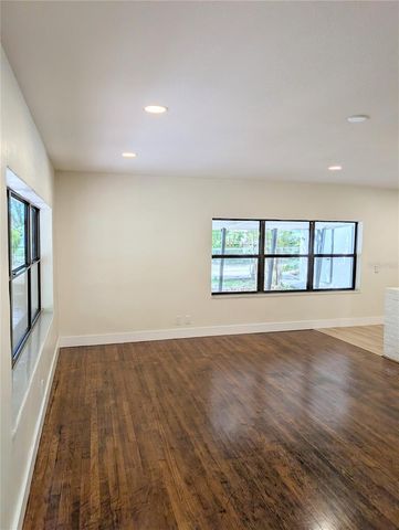 8206 N 19TH STREET, Tampa, FL 33604