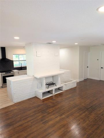8206 N 19TH STREET, Tampa, FL 33604