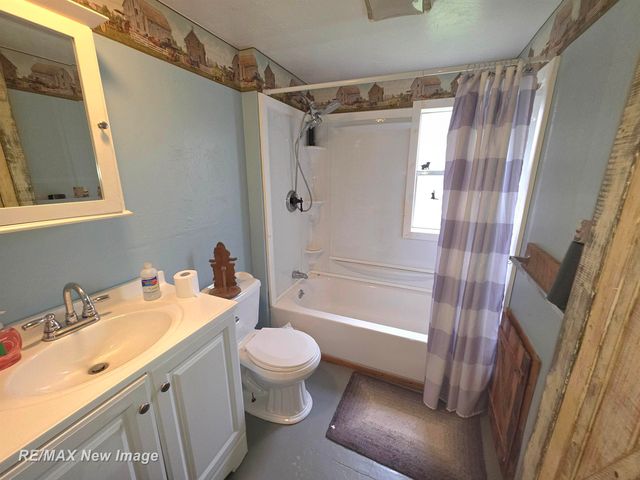 7469 Highland Drive, Moffatt Twp, MI 48610