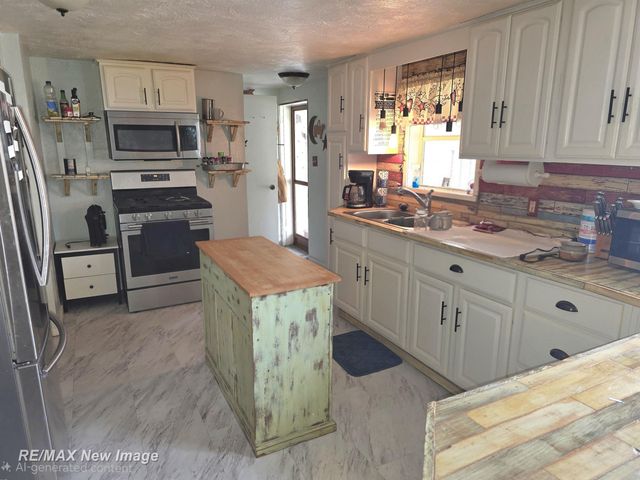 7469 Highland Drive, Moffatt Twp, MI 48610