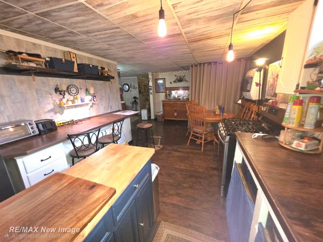 7469 Highland Drive, Moffatt Twp, MI 48610