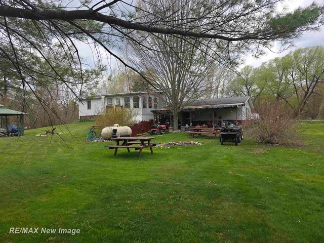 7469 Highland Drive, Moffatt Twp, MI 48610