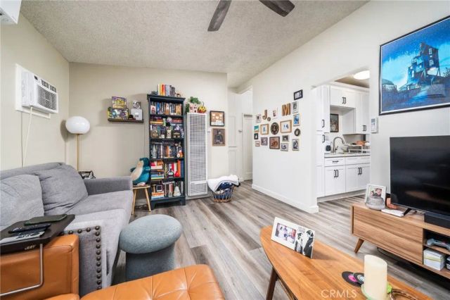 124 N Vista Bonita Avenue, Glendora, CA 91741