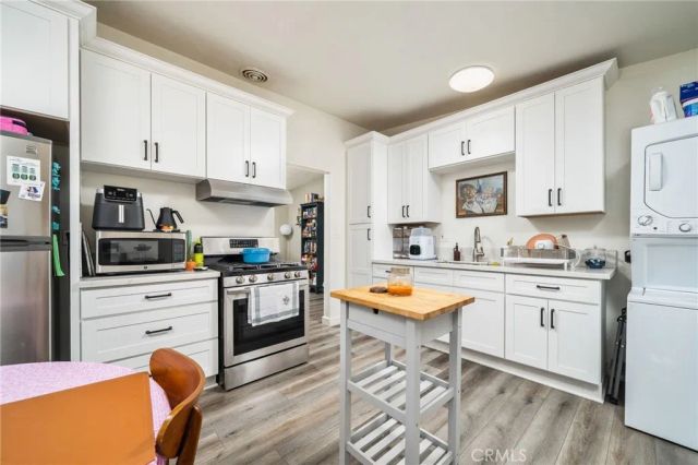 124 N Vista Bonita Avenue, Glendora, CA 91741