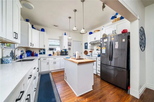 124 N Vista Bonita Avenue, Glendora, CA 91741