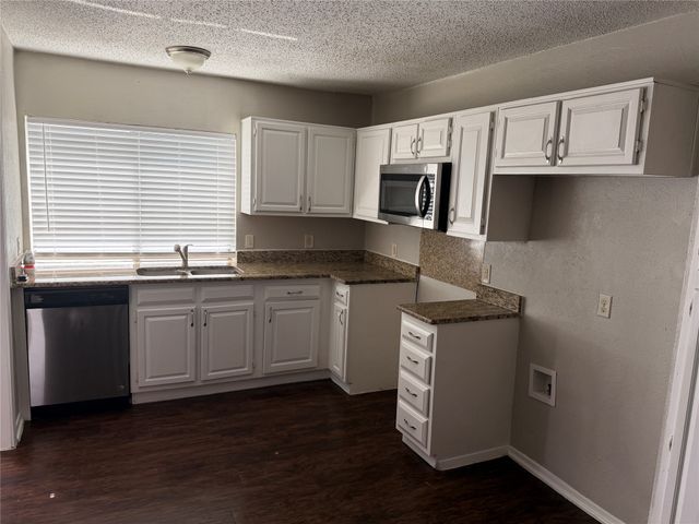 1206 Brook Hill Lane, Arlington, TX 76014